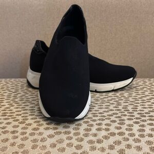 Slip on sneakers